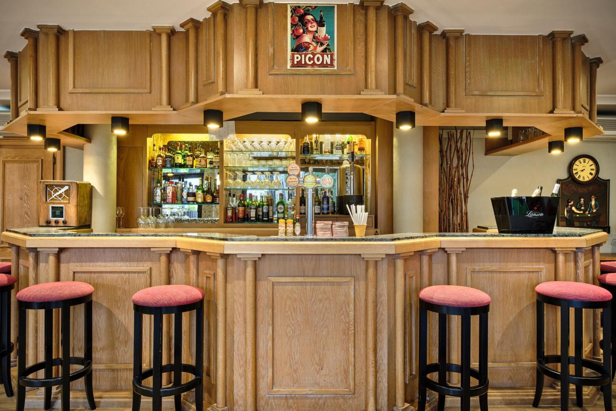 Hotel Restaurant Crystal 에르텡 외부 사진